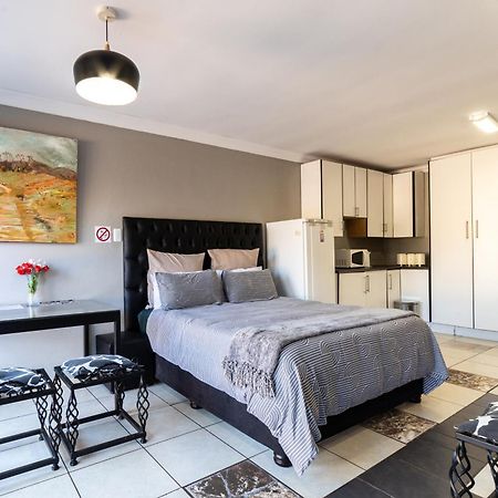 Thatch Haven Guesthouse Centurion Dış mekan fotoğraf